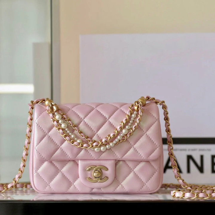 CHANEL CLASSIC FLAP MINI BAG IN PINK LAMBSKIN WITH GOLD HARDWARE