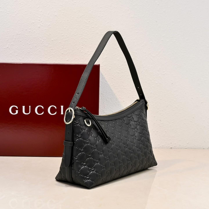 MEDIUM GG EMBLEM SHOULDER BAG GUCCI