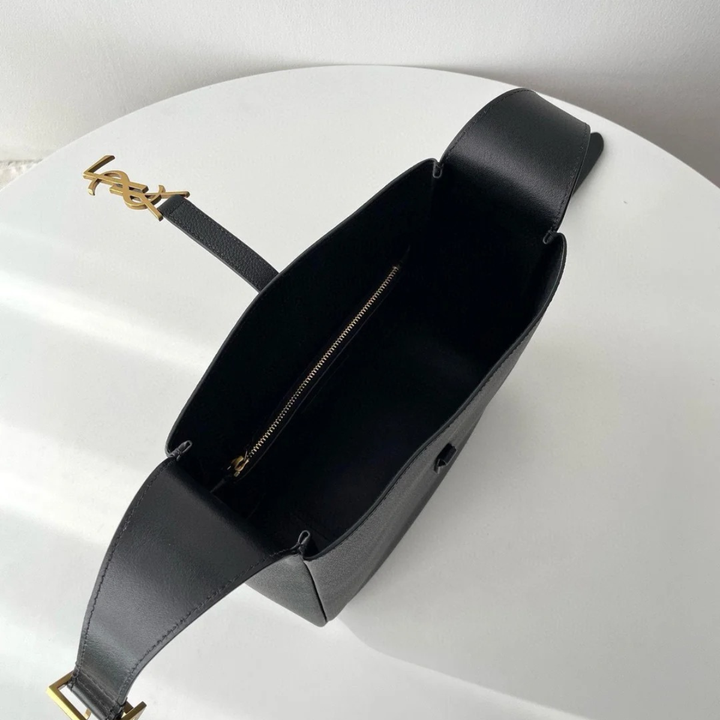 YVES SAINT LAURENT LE 5 À 7 BEA – BAG IN FINEST GRAINED LEATHER